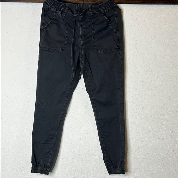 American Eagle Outfitters Black Joggers with Tapered Fit - Picture 1 of 6